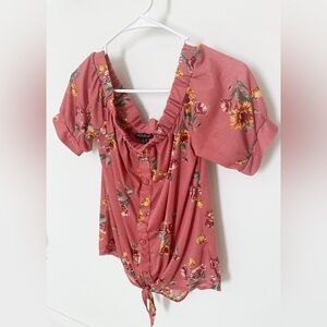 3/$30 | Riley & James Medium Floral Top